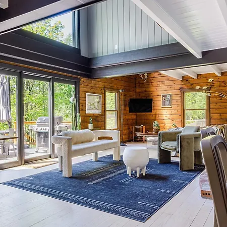 2 Cabins W Hot Tub Pool Firepit Outdoor Dining Minutes From Wineries